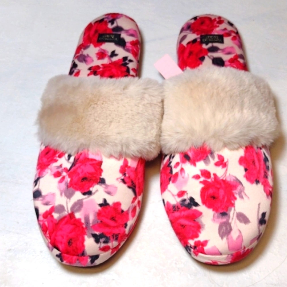 NEW Victoria's Secrets New!! Slippers flowers size L/G